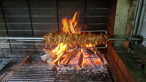 Woodfired B.B.Q. Chicken Konto-Souvli