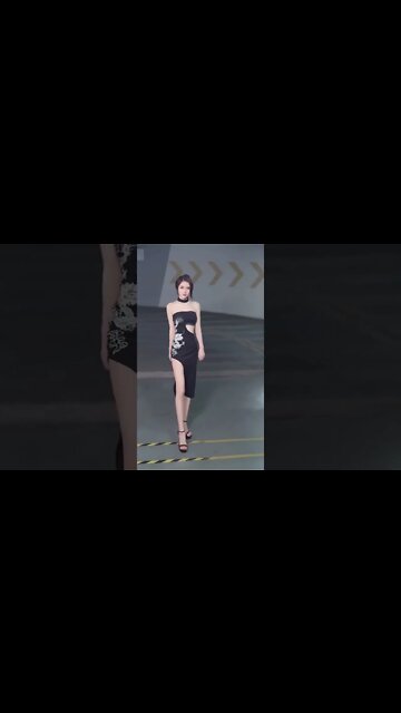 Beatuiful Girls on Tiktok | Simple Surveys Made Me $ 1000 Fashion Nova Gift Crad 1st comment