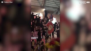 Les fans de Liverpool célèbrent la victoire