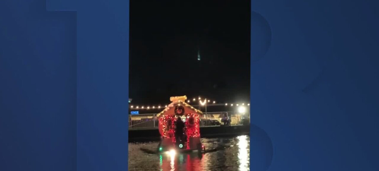 Vegas boaters put on a show at the Lakes during Festival of Lights