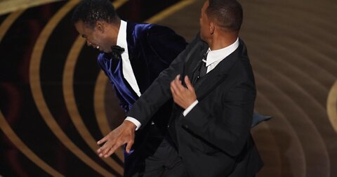 will smith smashing chris rock in oscar 2022.