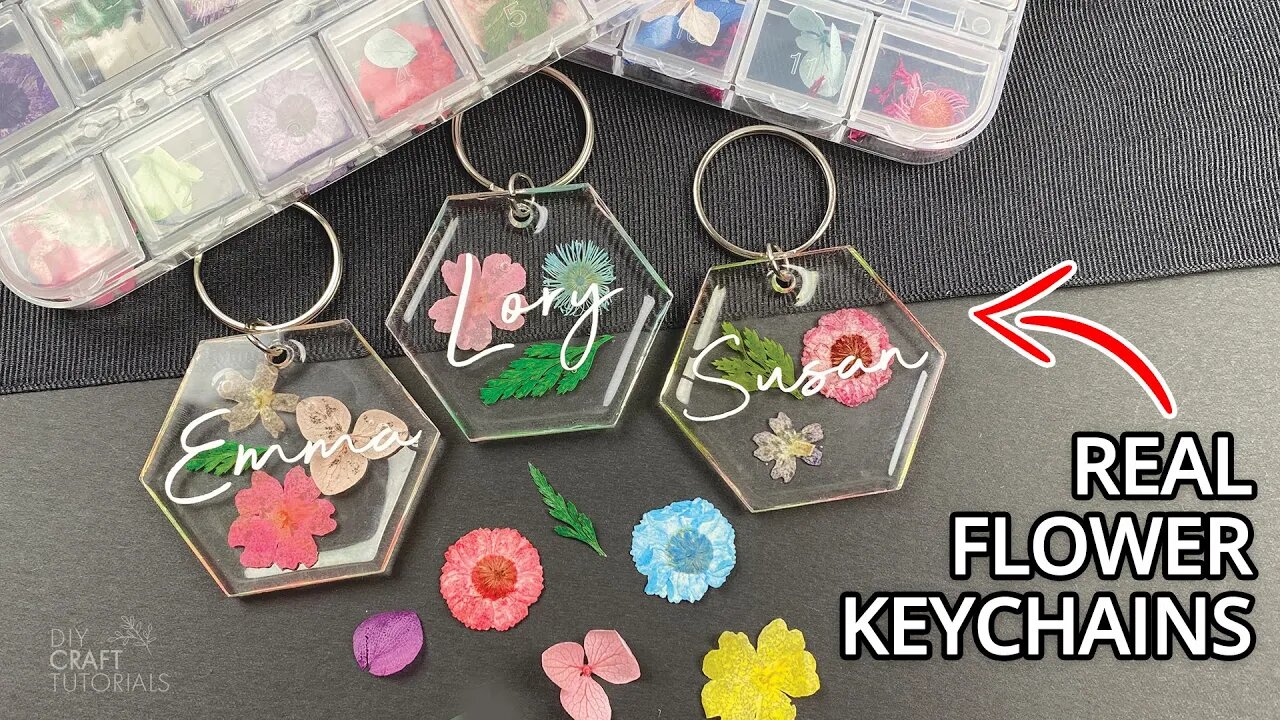 How To Make Epoxy Resin Keychains With Dried Flowers | Personalized with Vinyl!