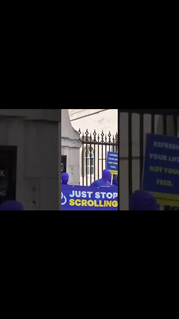 (purple people) Get back from the kings life guard #thekingsguard