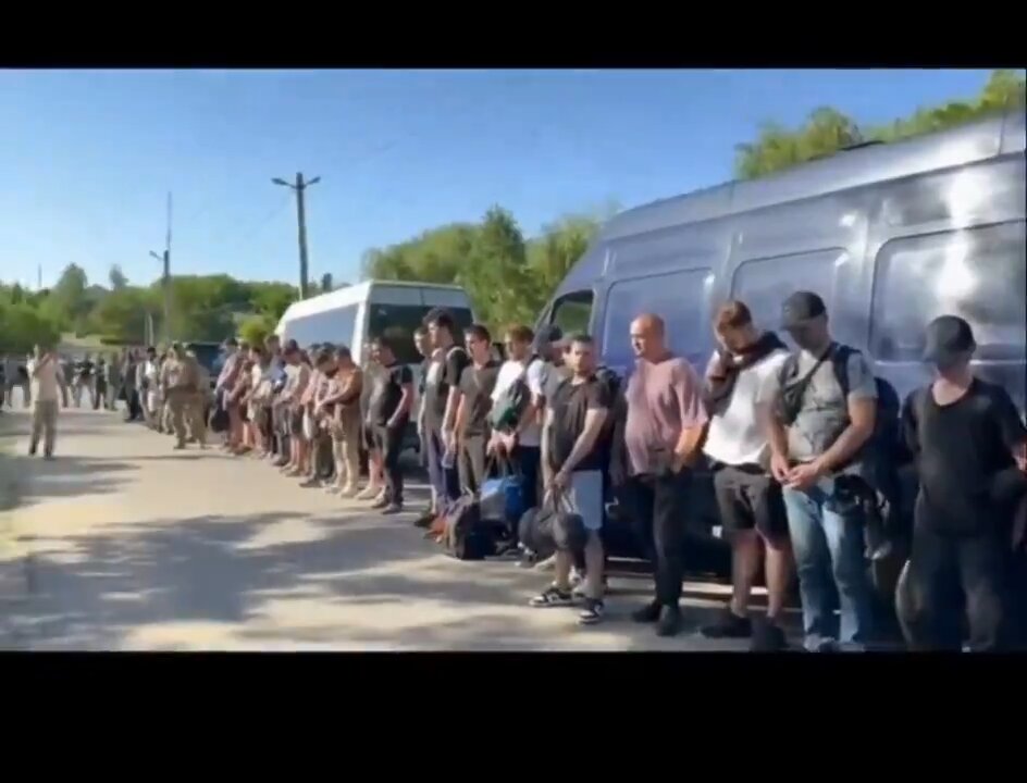 Dozens of Ukranian men tricked & captured by Zelensky's gestapo for "con"-scription