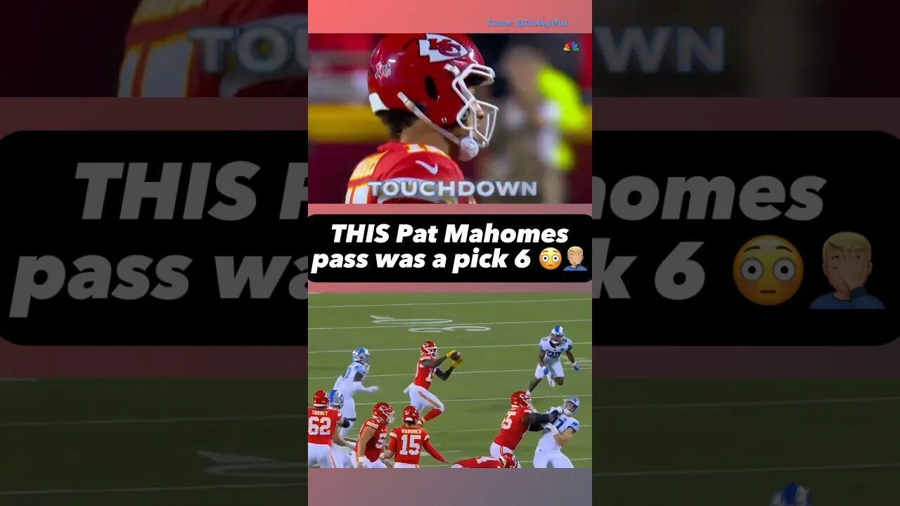 PATRICK MAHOMES PASS ENDS UP A PICK 6 AFTER RECEIVER DROPS THE BALL 😳🤦🏼♂️ #nfl #chiefs #shorts