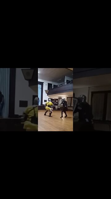 Poleaxe leg attack on Sword & Shield