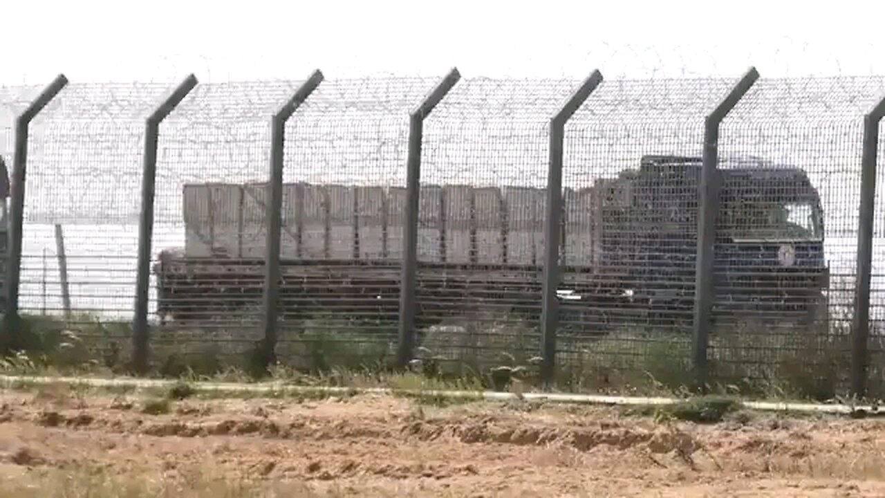 Israeli nationalists eat pastries whilst blocking humanitarian aid entering gaza