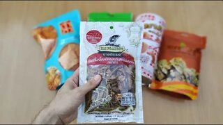 Trying 5 Thailand Snacks