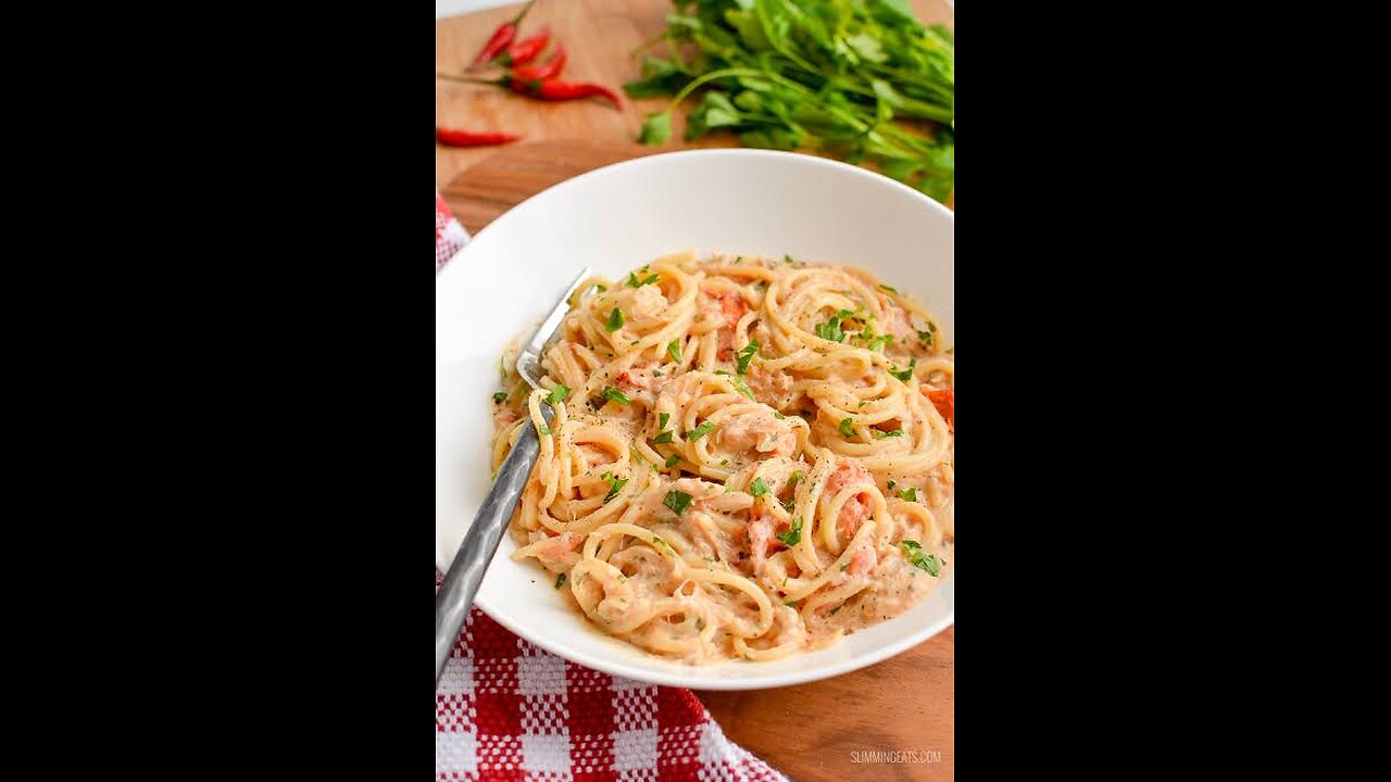 CREAMY SPAGHETTI IN CRAB SAUCE cc by HomeyfoodieVlog