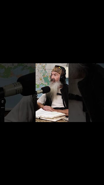 Phil BROKE His Back During Duck Season | #Shorts