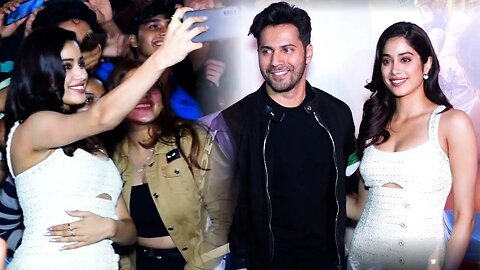 Varun Dhawan, Janhvi Kapoor Pleasantly Surprise Fans At Special Screening Of Bawaal🤩💖📸