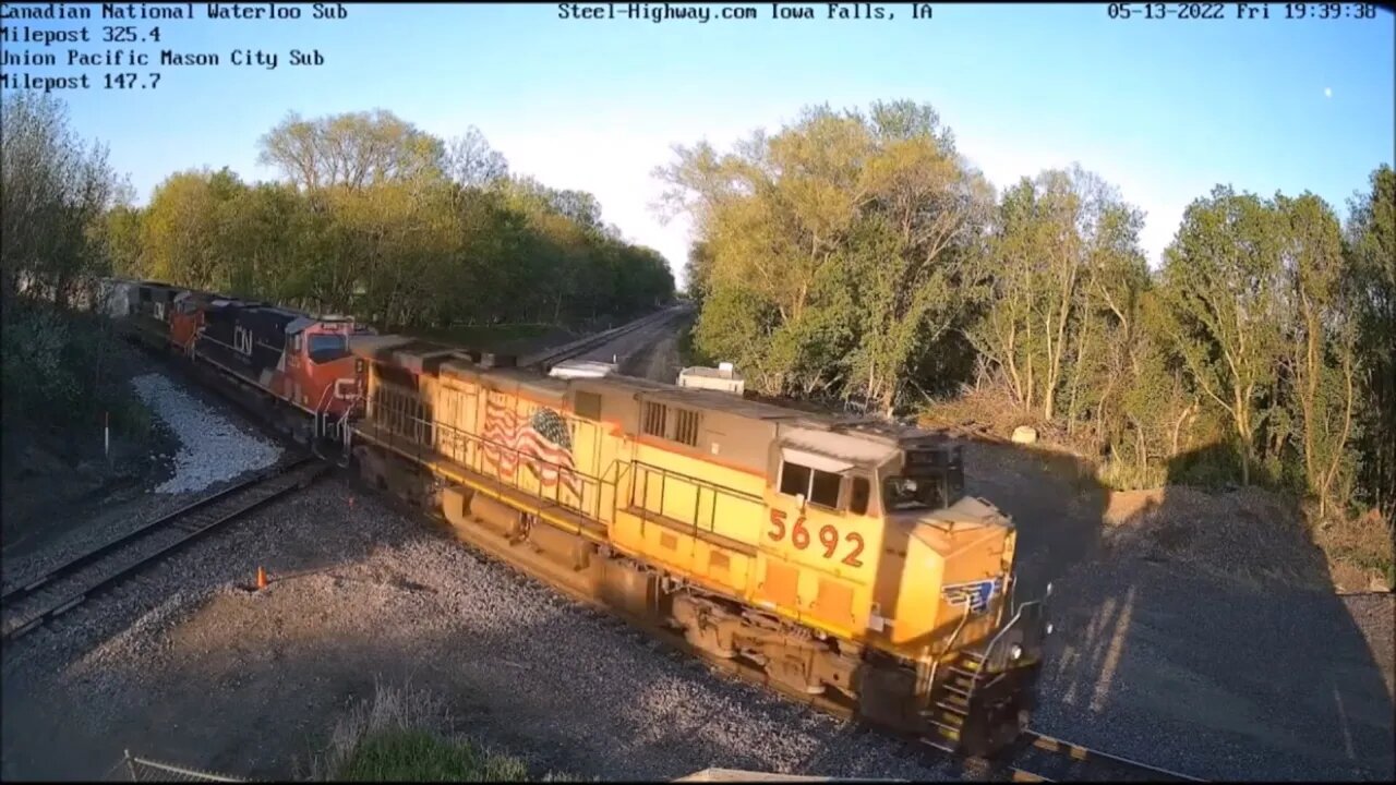 SB UP Grain with CN Units at Mills Tower on May 13, 2022 #SteelHighway