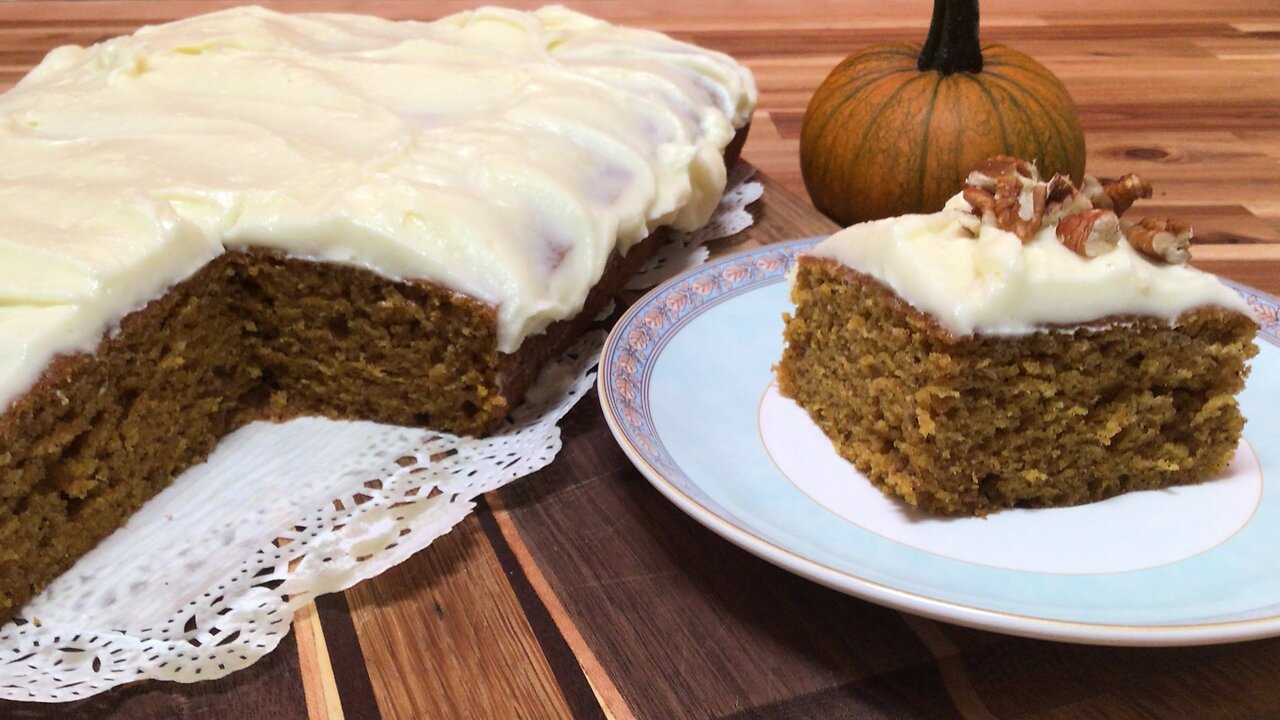 Homemade Pumpkin Cake | Maple Cream Cheese Icing #pumpkincake