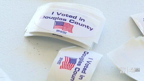 Advance voting begins in Kansas