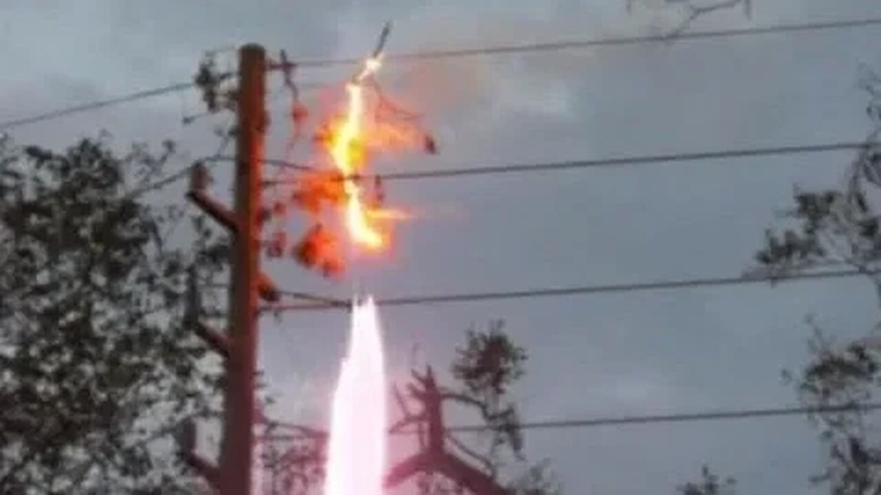 Sparks Arcing From Trees In Powerlines, Ham Radio Electrical Noise!!