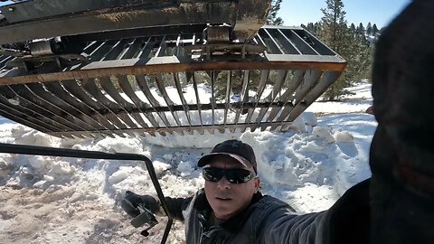 Icy rock bucket