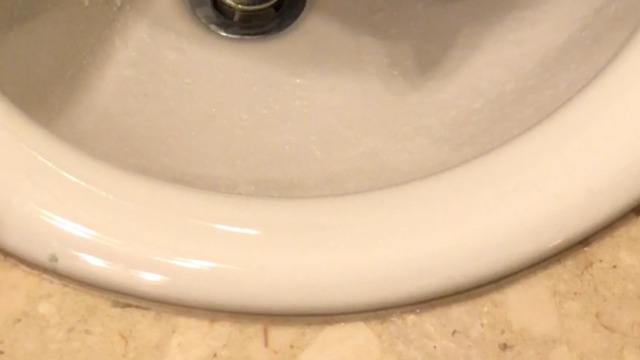 Cats Don't Like Water... But This One Does! Cat Bath