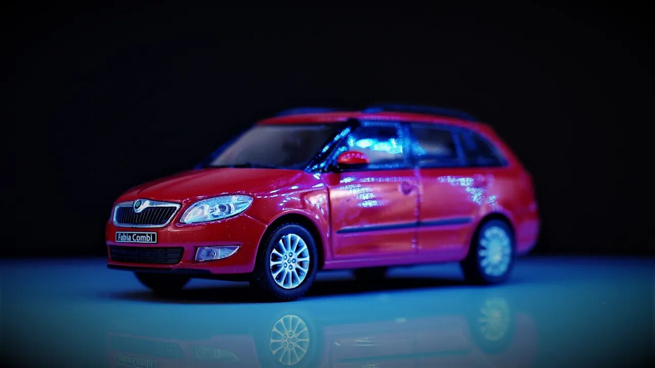 Skoda Fabia Combi - Abrex 1/43 - 2 MINUTES REVIEW