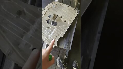que trabalho tirar o filtro de óleo do Honda Civic... poderia ser mais fácil né @Honda