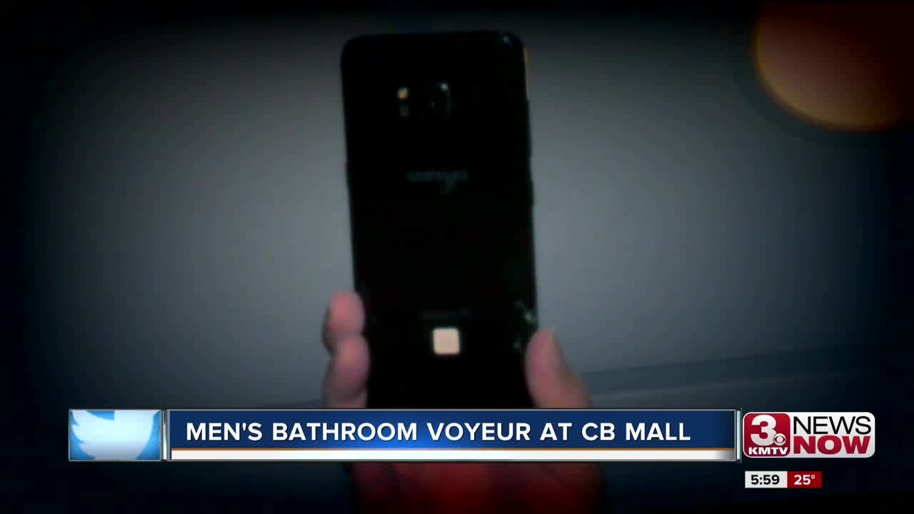 Voyeur in the men's room at Council Bluffs Mall