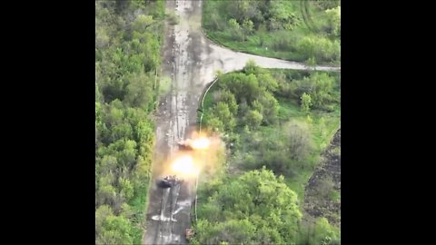 ★★★ Ukrainian Forces fire Anti-Tank Missiles at a Russian Tank in Kharkiv