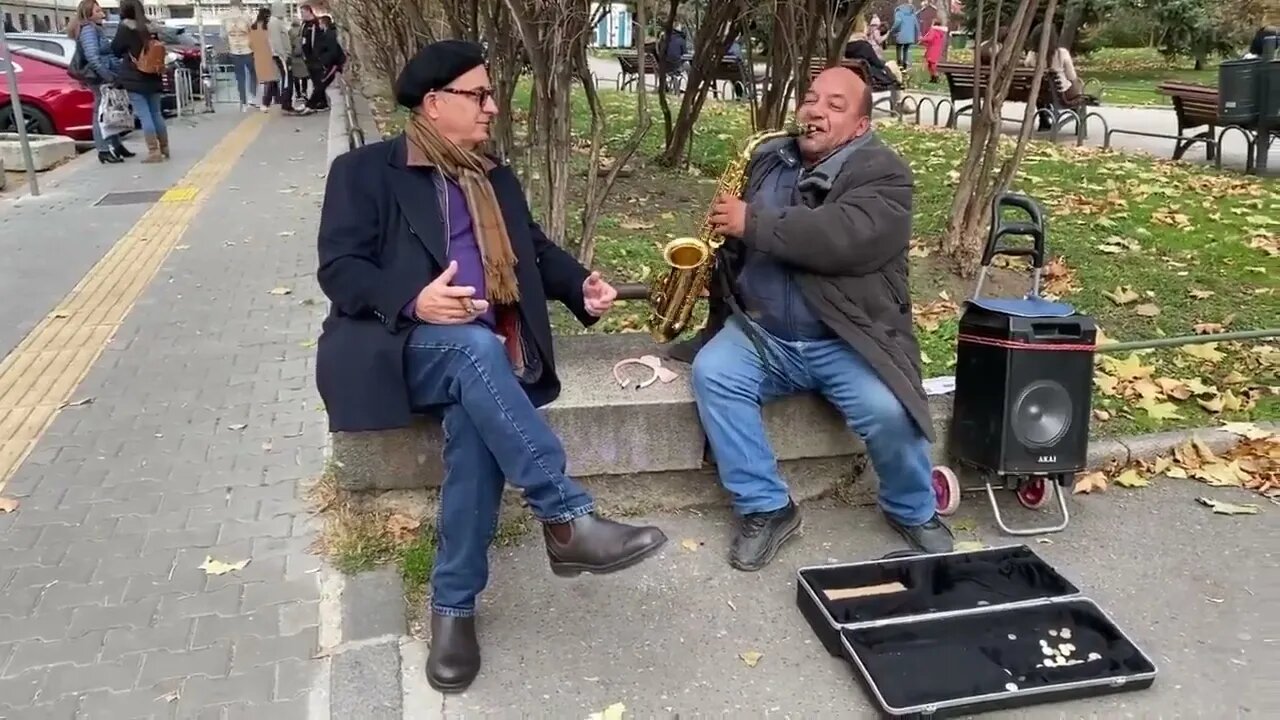Анди Гарсия изненада уличен музикант в центъра на София