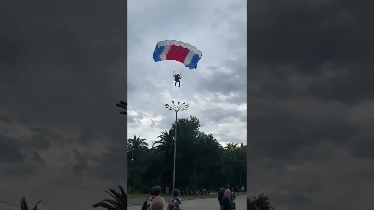 A parachutist lands on the head of a resident in Abkhazia