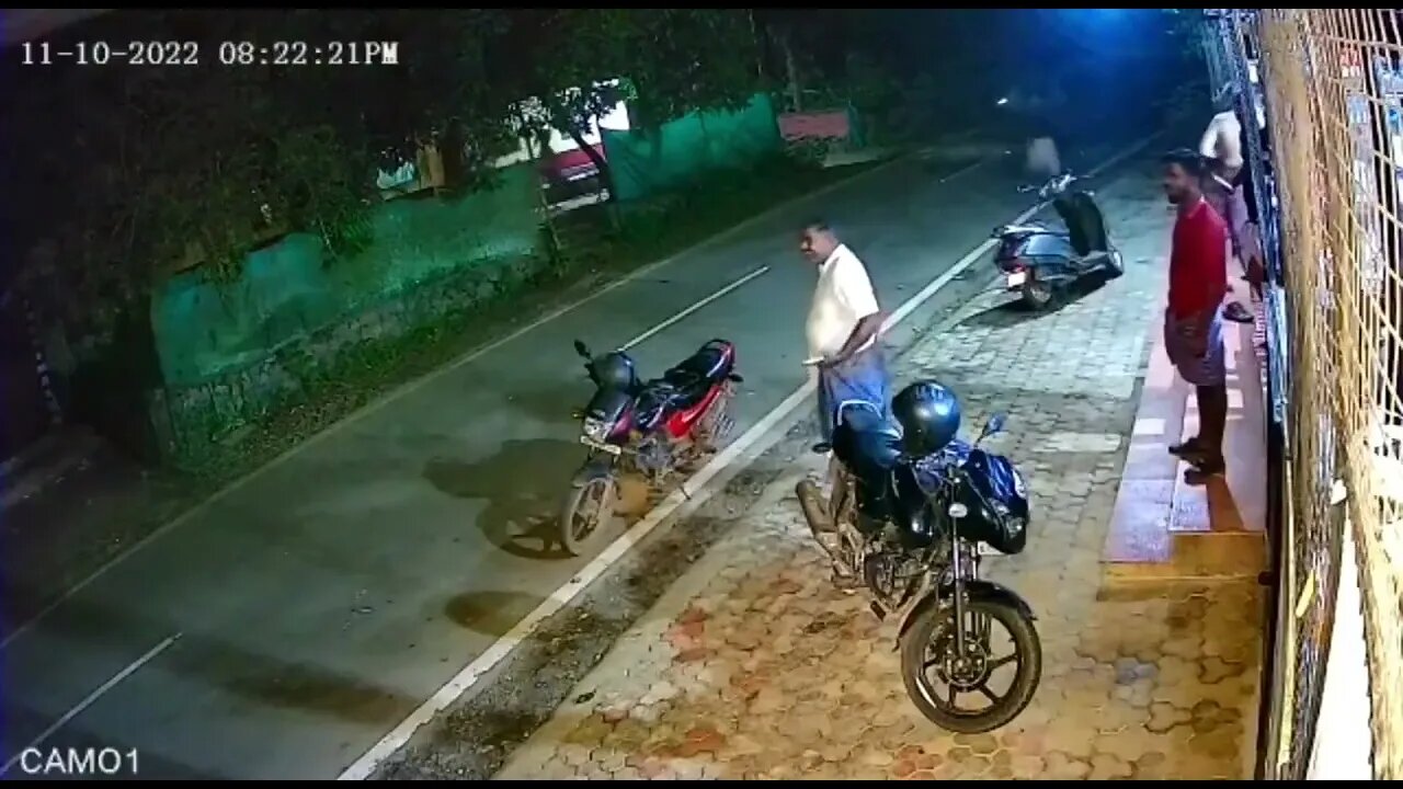Elephant goes Ape Sh%t