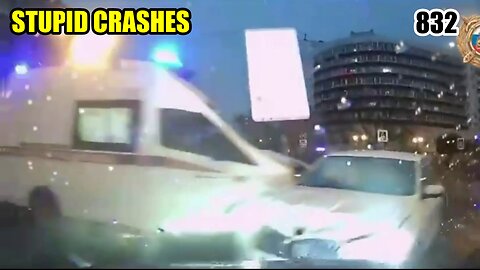 Stupid crashes 831 November 2023 car crash compilation