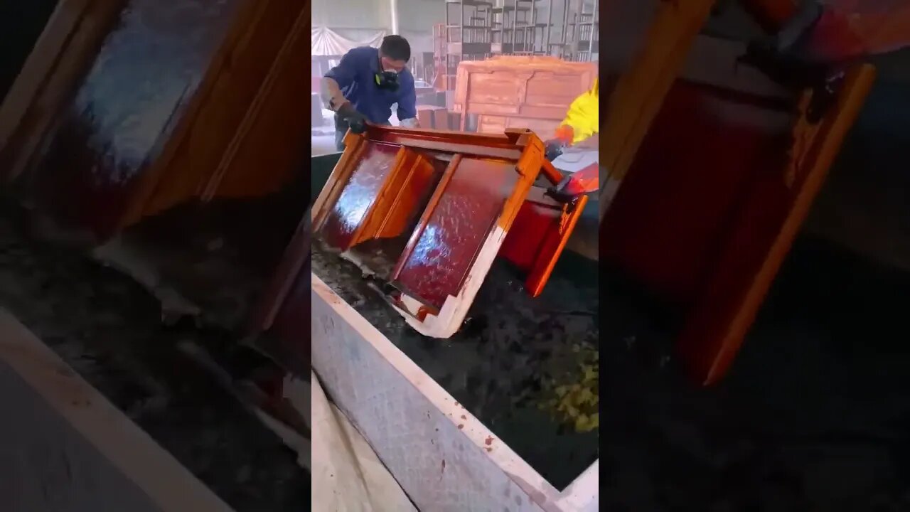 The bottom layer of the wooden sofa is painted