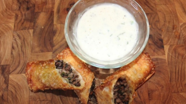 Meat and parsley egg roll recipe