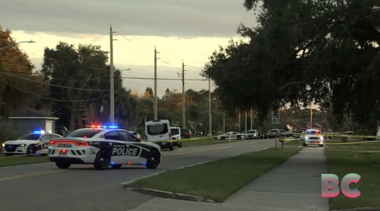 2 dead, including suspect, and 2 police officers wounded in Florida shootout