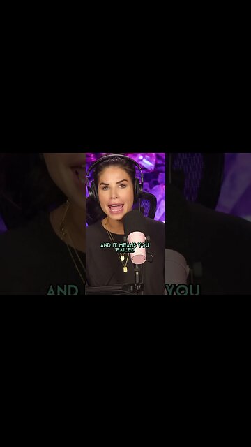 Emily Ratajkowski Cheers On Sophia Turner Divorce... shocker