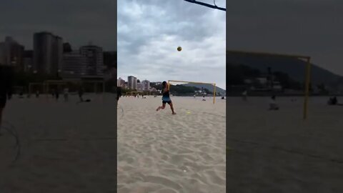 Variação de treino para futevolei