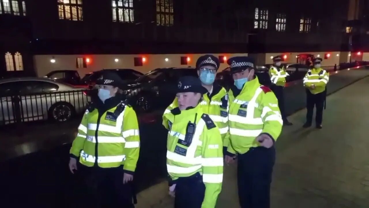 PROTESTER TOLD TO THROW AWAY HIS ALCOHOL OUT SIDE PARLIAMENT #metpolice