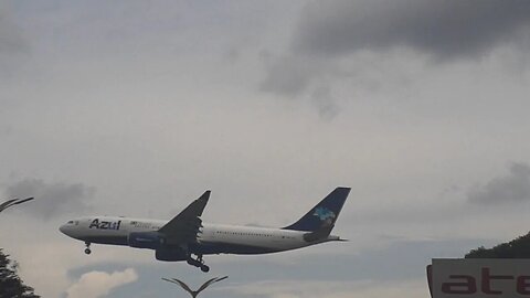 Airbus A330 PR-AIY na aproximação final antes de pousar em Manaus vindo de Campinas