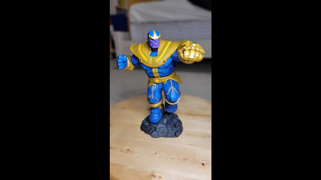 Unboxing Thanos 1:10 Diorama by Marvel