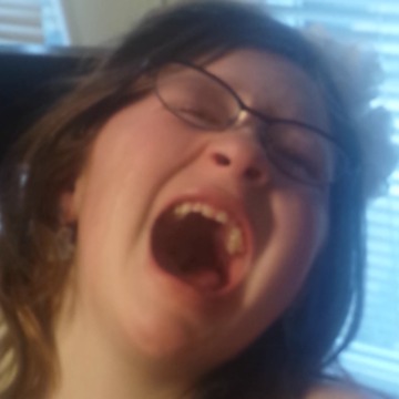 Young Girl Reacts To Eating DAILY Veggies