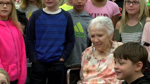 Fishers students sing "Happy Birthday" to 98-year-old