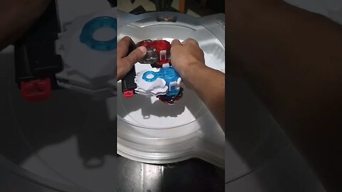 essa foi por pouco 🤤 #batalhadebeyblade #beybladeburst #beyblade
