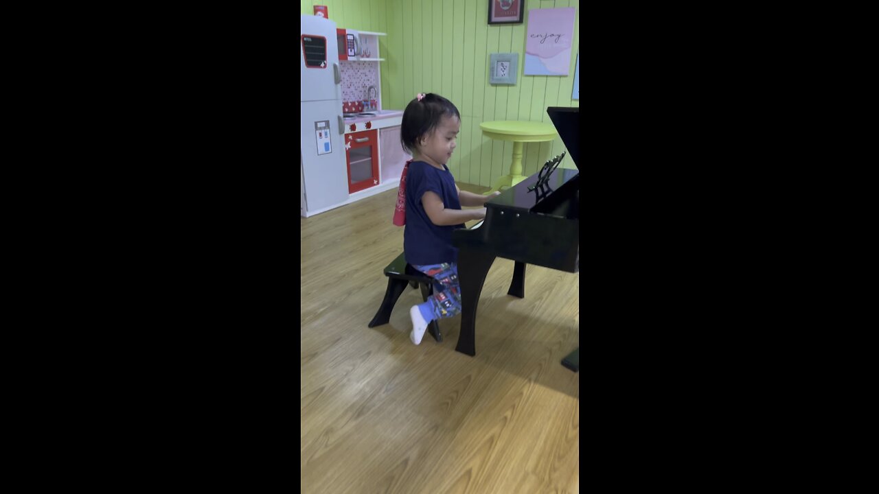 2 Year old Knows Mozart