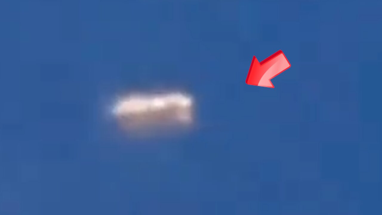 White glowing UFO sighting taken from an aircraft on March 5 2022 [Space]