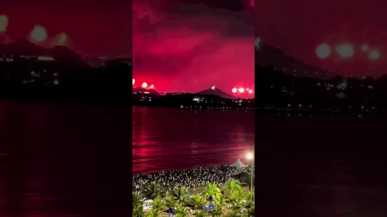 Fogos de Vila Velha visto em Vitória