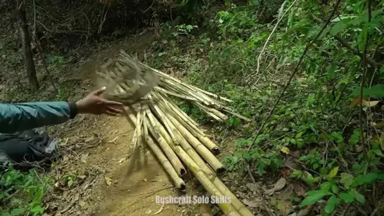 Bushcraft ~ Camping ~ The ~ Shelter ~ Floating On The River Around Mountain Overnight