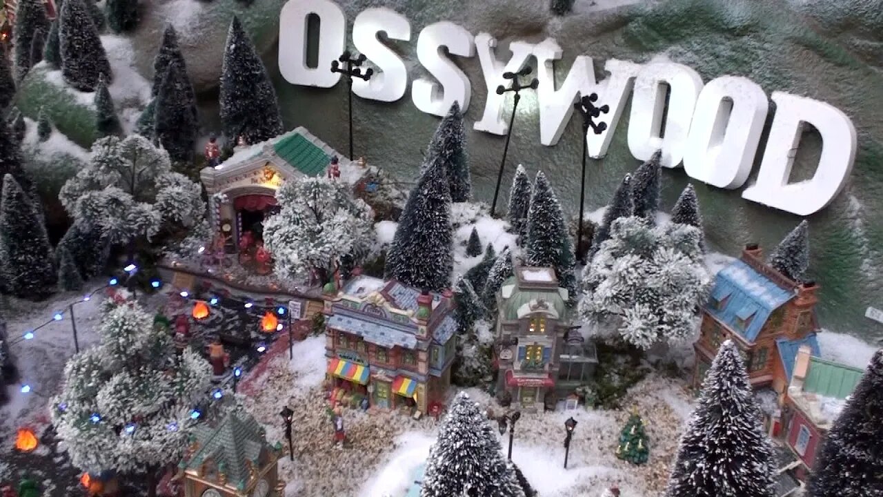 Huge Lemax Christmas Village Osdorp Garden Center (2)