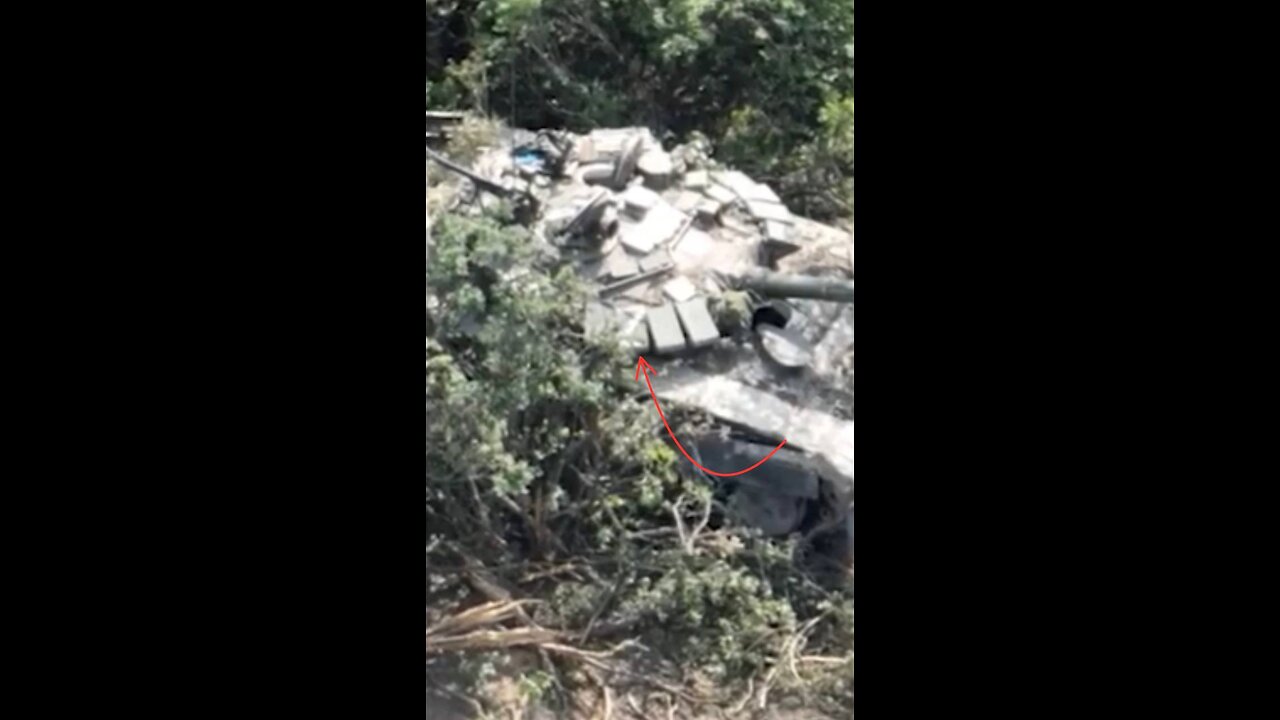 Russian paratroopers boasted of "the destruction of the Ukrainian T-72B tank 😂