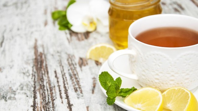 8 Things That Happen to Your Body When You Drink Lemon Water in the Morning