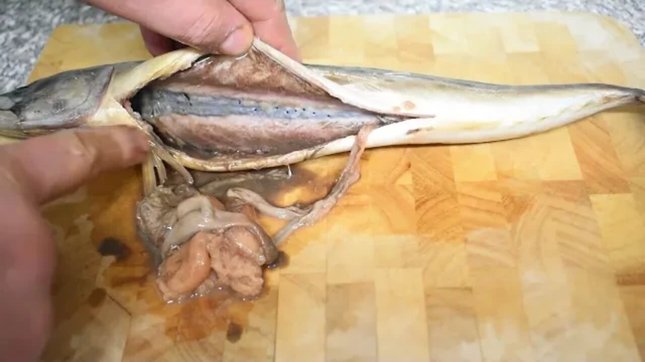 How to Gut a Fish Before Cooking It | Mackerel | Granny's Kitchen Recipes