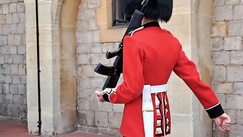 Look at the way these rude tourist act #windsorcastle