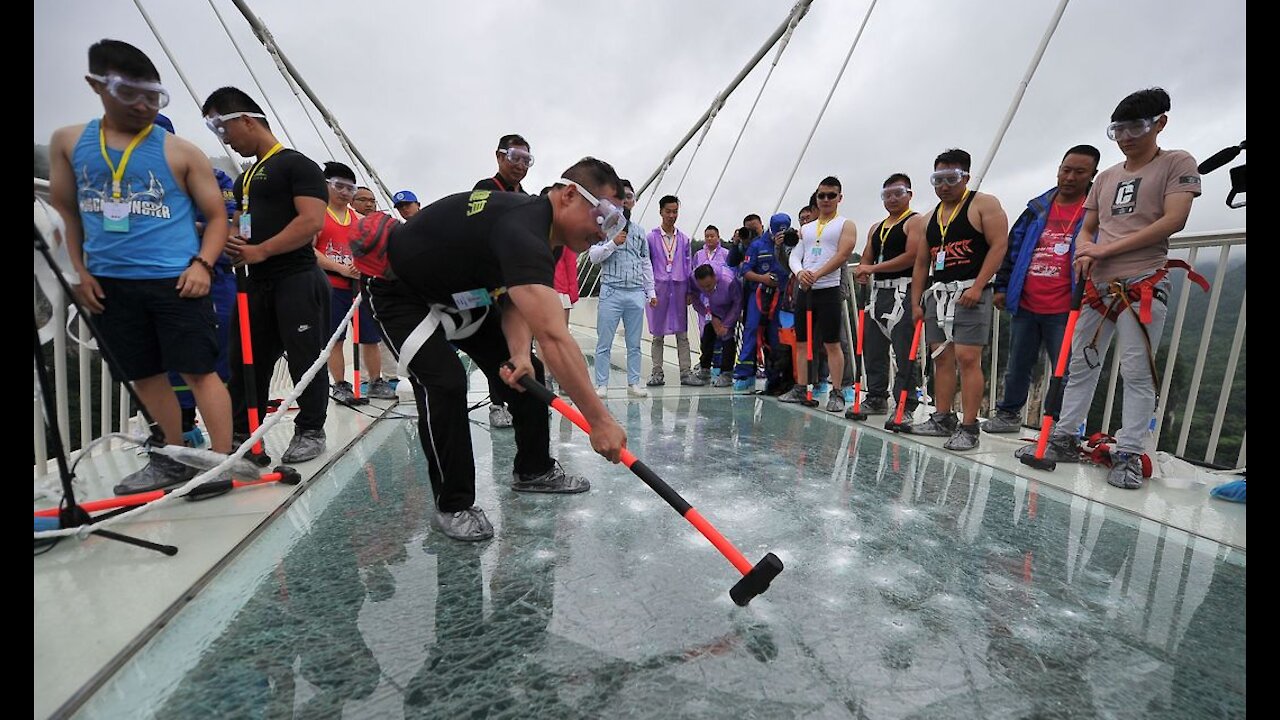 WALKING IN CHINA FAMOUS GLASS BRIDGE EXPERIENCED